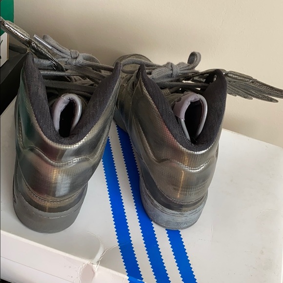 Authentic Jeremy Scott (adidas) size 5 - Picture 2 of 3